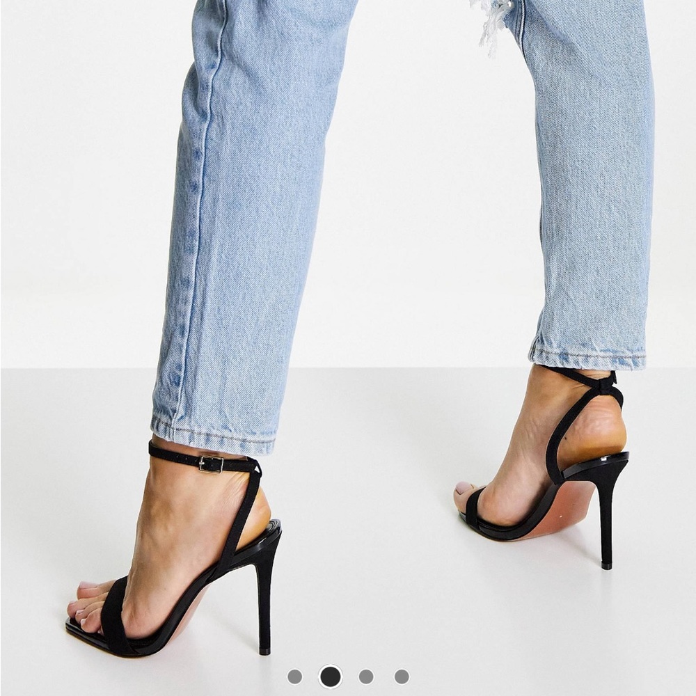 NWT ASOS DESIGN Wide Fit Neva